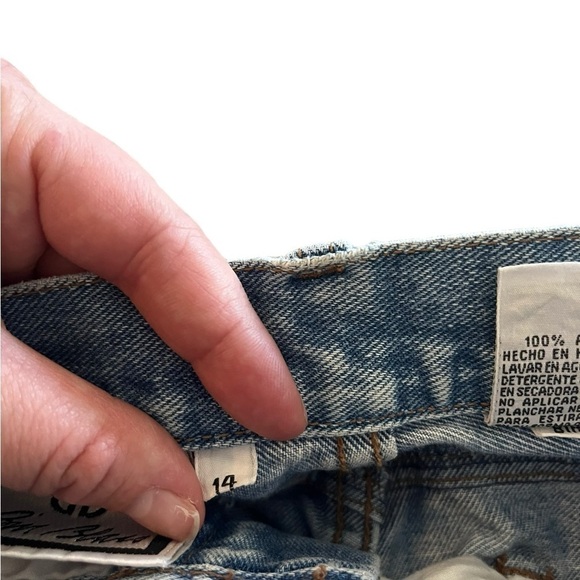 Vintage 90s Bill Blass Cut Off Jean Shorts Size 14 - Picture 7 of 10